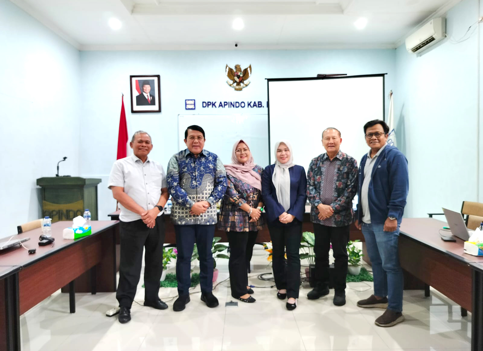 Rapat dengan Tim Konsultasi dan Bantuan Hukum - TKBH DPK APINDO Kabupaten Bogor.